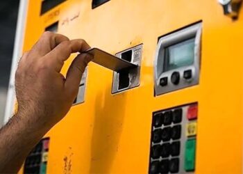 جایگاههای بنزین از ابتدای مرداد فقط یک کارت سوخت دارند